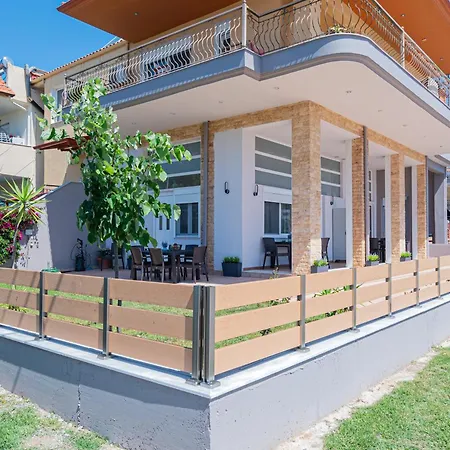 Апартаменты Living By Rentalspro - Nea Halkidiki *