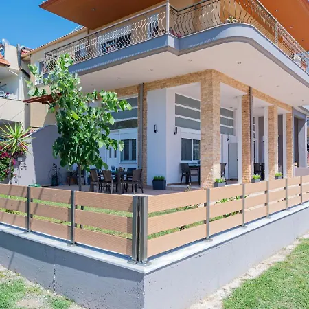 Living By Rentalspro - Nea Halkidiki Daire Flogita